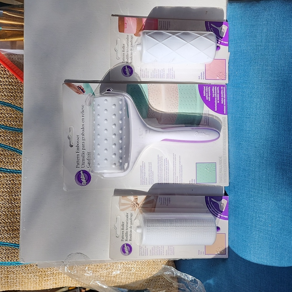 Cake decorating rollers